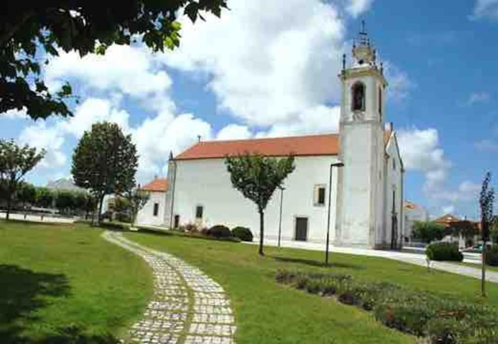 Moradia Alegre No Centro Da Vila Da Tocha. 外观 照片
